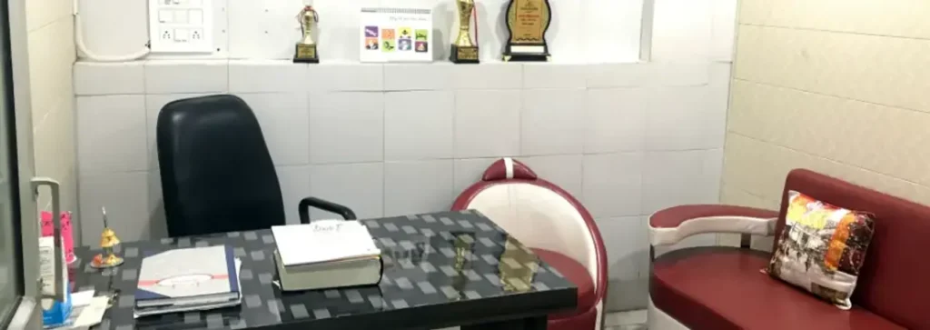 Saundarya Desk-